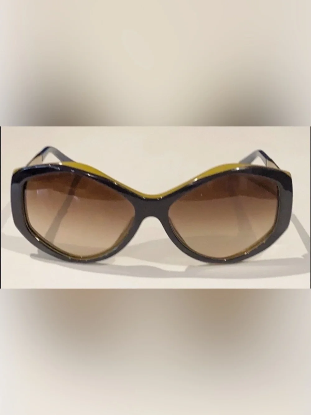 Authentic Burberry luxury designer signature large sunglasses
